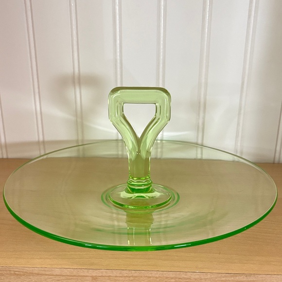 Green Uranium Glass Serving Stand w/ Handle - Picture 2 of 4